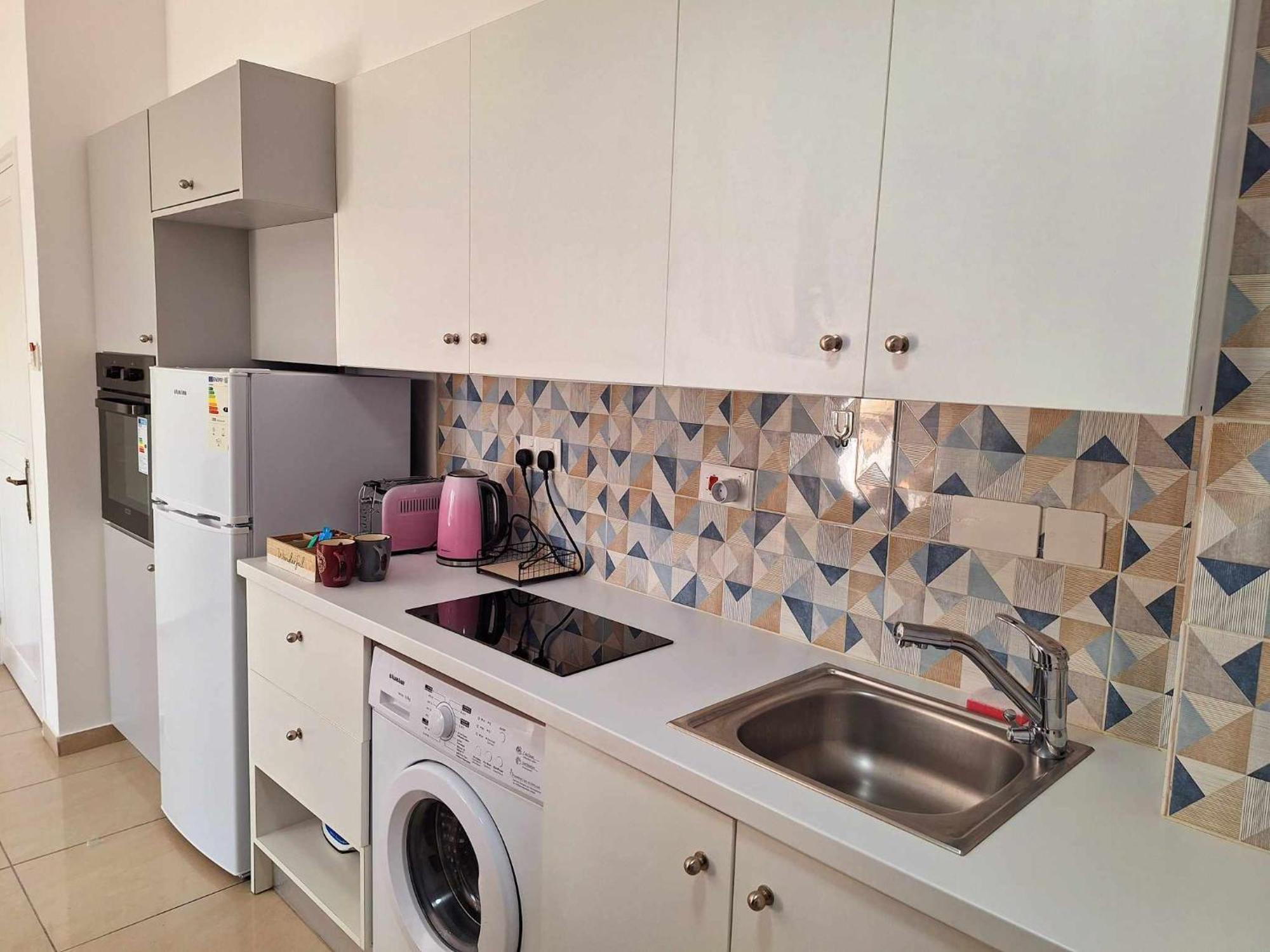 Stylish Apt Kato Paphos Close To Beach & Vibrant Harbor Life Exterior foto